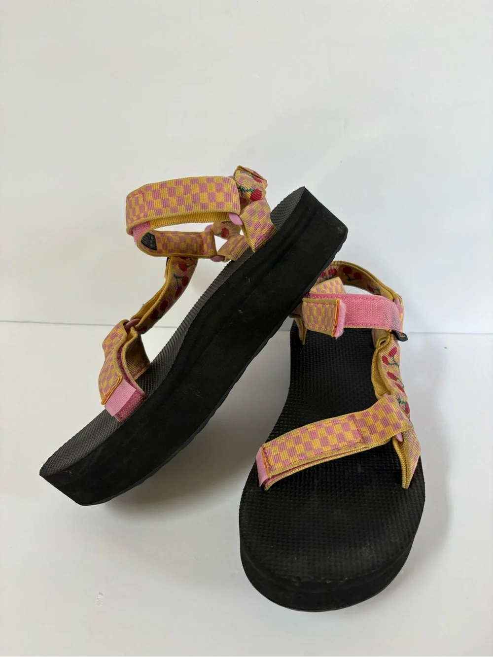 Teva Flatform Cherry Picnic Sandals Size 8